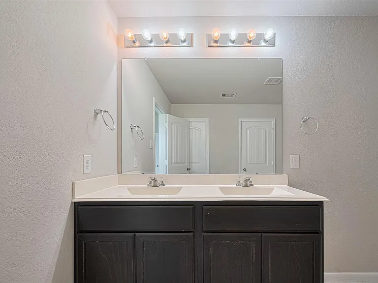 3010 Veeder Pass Ln — Photo 36