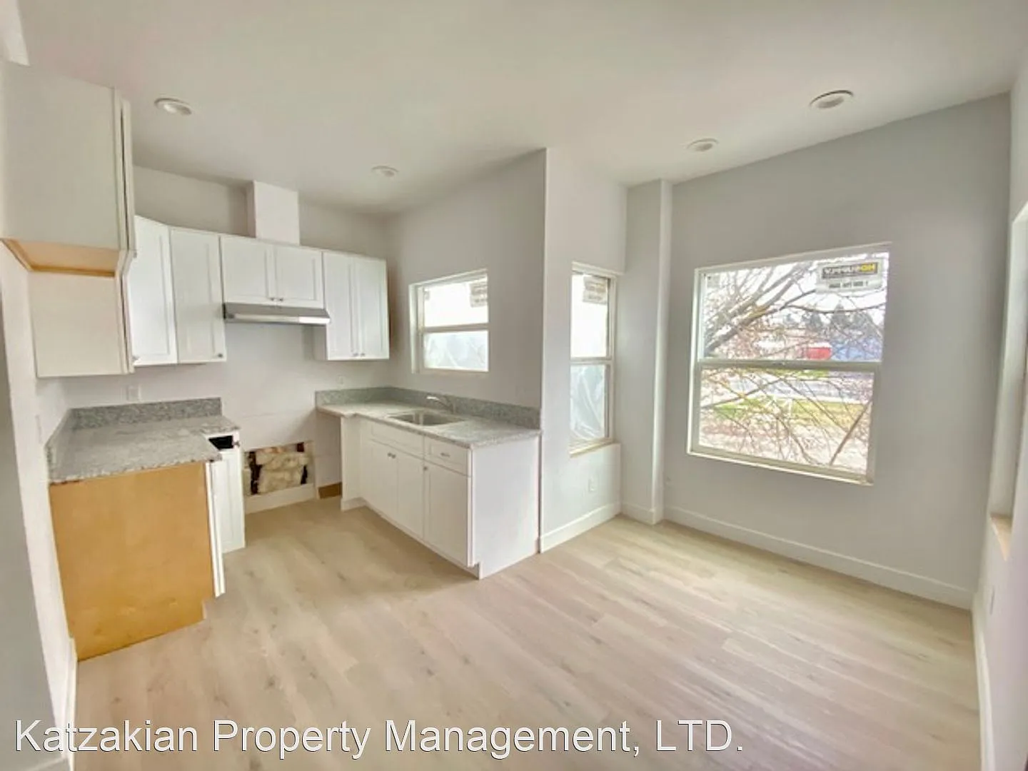 334 N American St #4 photo 1