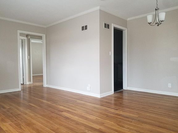 2nd image of 711 W 84th St