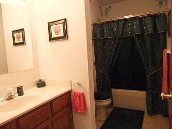 2nd image of 332 Scenic Ct Unit 4