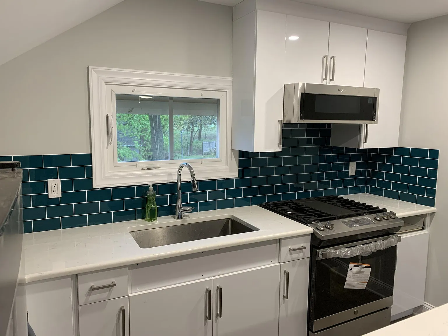 2 bed, 550 sqft, $2,650 — Photo 2
