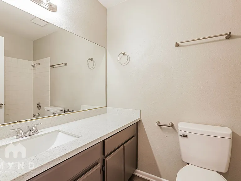 261 Queen Marie Ct — Photo 16