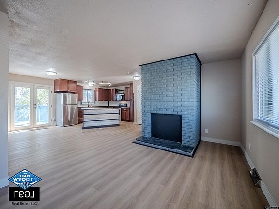 3rd image of 1811 Shumway Ave