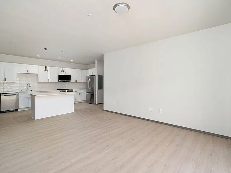 The Vistas Apartments at Beacon Hill — Photo 26