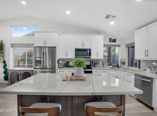 9410 E TOPEKA Drive, Scottsdale, AZ 85255