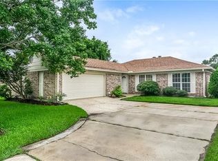 2101 Sugarloaf Dr, Harvey, LA 70058