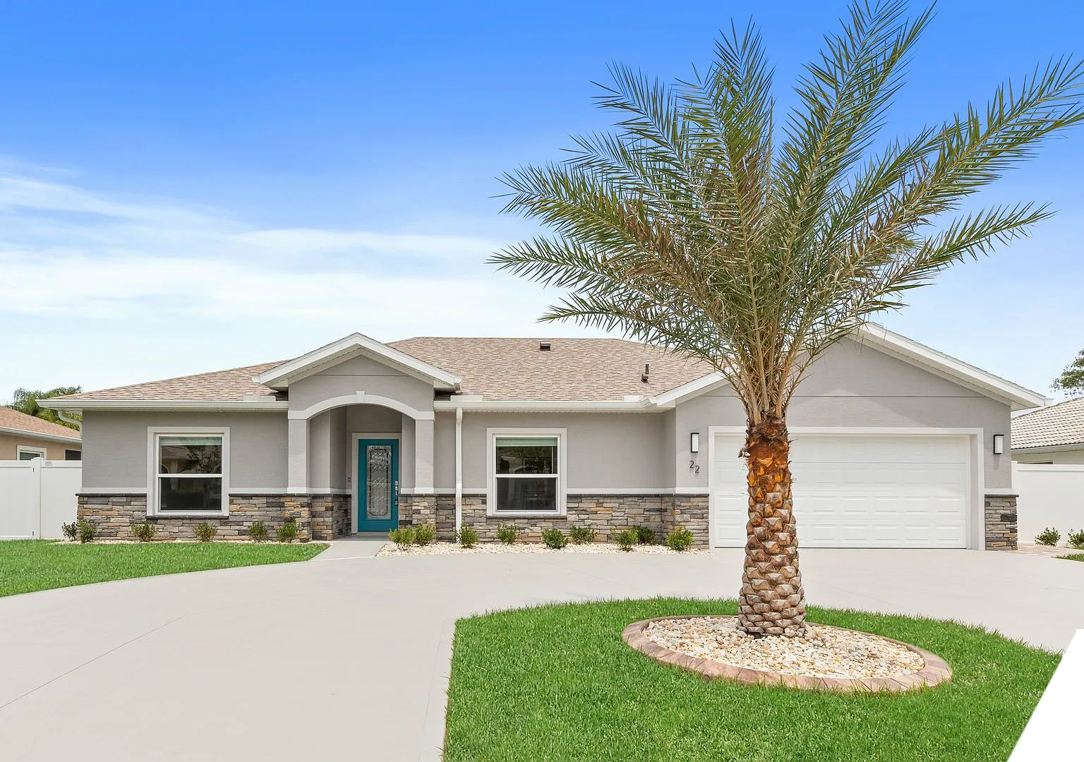 Like New, Custom Built 4/3/2 In Beautiful Pine Lakes — Photo 2