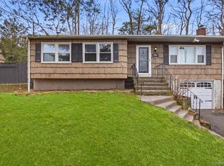 14 Narcissus Road, Rocky Point, NY 11778