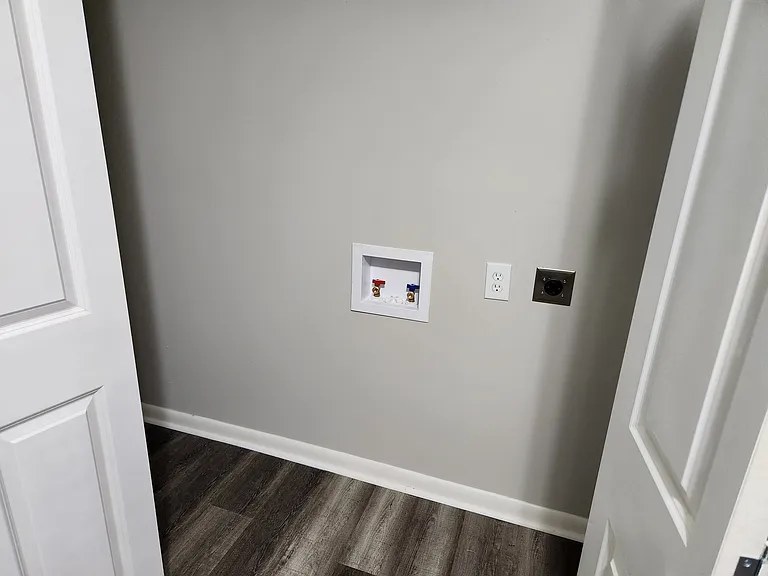 9401 Hollaman Cir — Photo 5