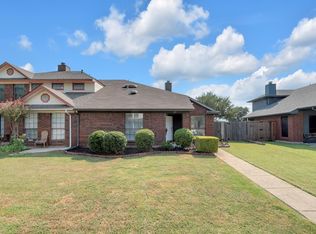 2111 Prairie Creek Trl, Garland, TX 75040