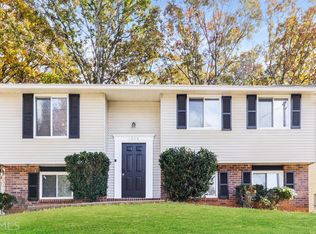 1304 Muirfield Dr, Stone Mountain, GA 30088