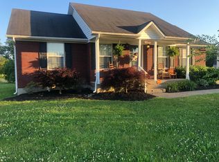 369 Shady Glen Cir, Shepherdsville, KY 40165