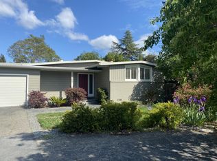 3945 El Cerrito Rd, Palo Alto, CA 94306