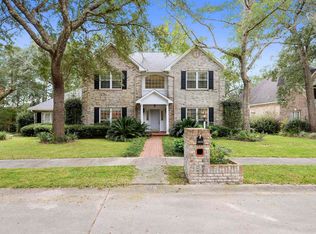3820 Chaumont Cir, Ocean Springs, MS 39564