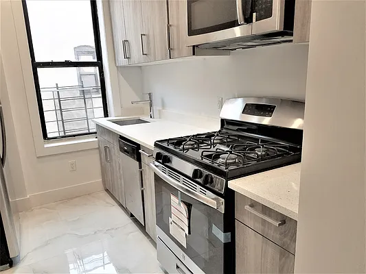 Rented by The Hamilton Group | media 24