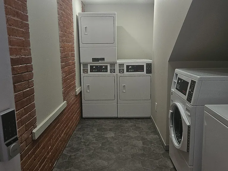 75 E Main St #7 — Photo 11