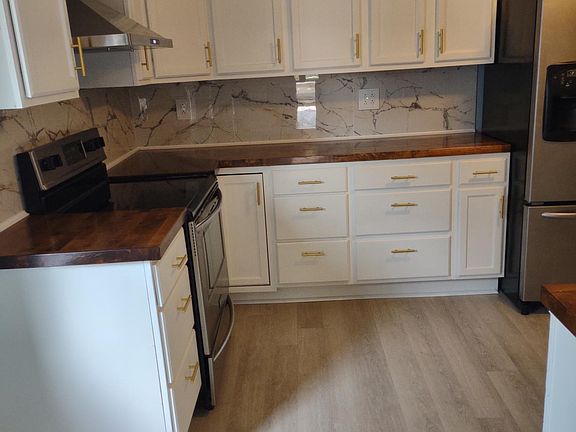 2nd image of 110 Park Pl