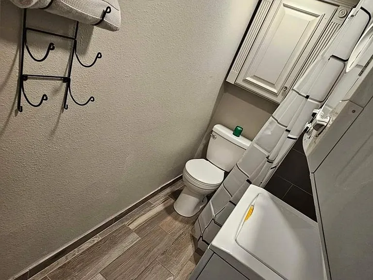203 Carolina St #2 — Photo 2