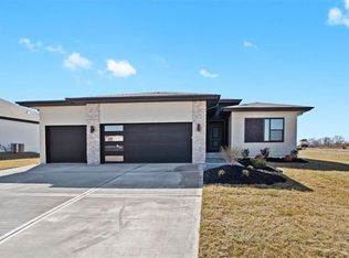 1227 Larkspur Pl, Raymore, MO 64083