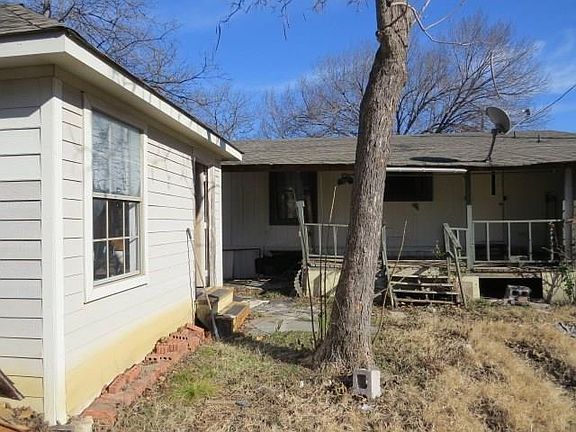 2nd image of 3913 Weisenberger Dr