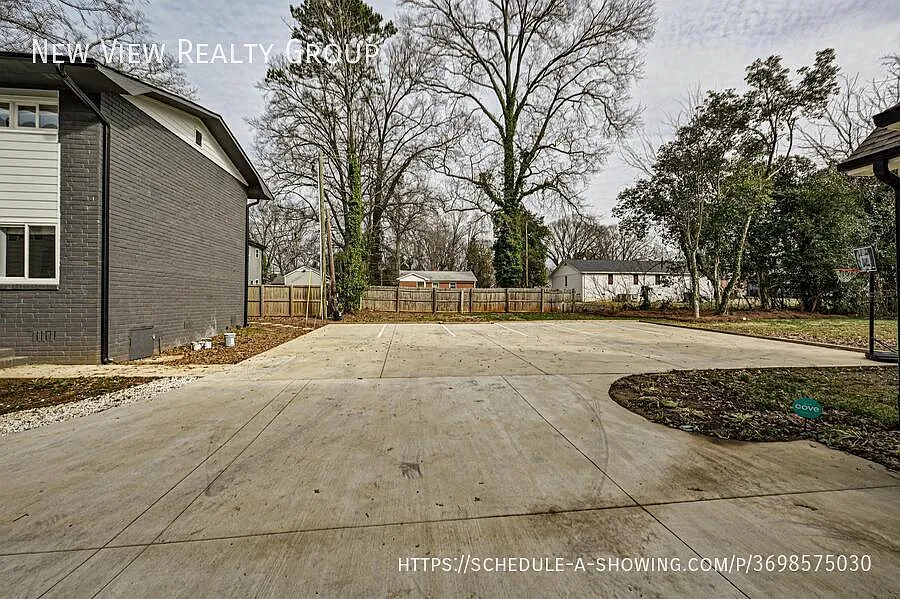 2 bed, 896 sqft, $1,295 — Photo 2
