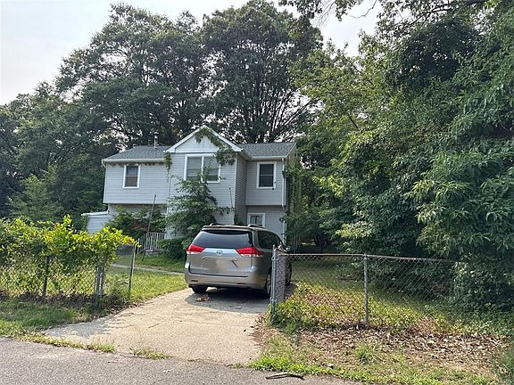 2nd image of 115 Liberty Pl