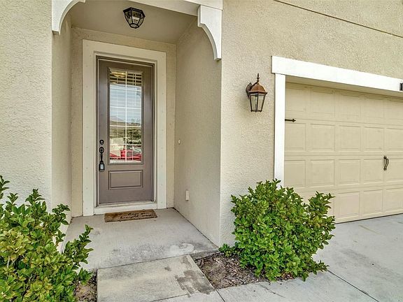 4th image of 11557R Cedar Valley Dr