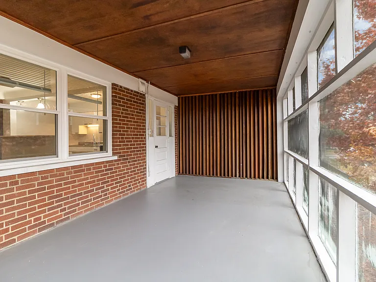 6102 Campus Ln #2 — Photo 7