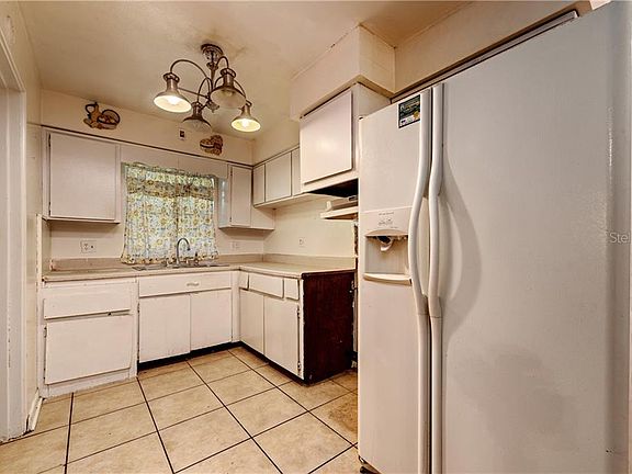 5th image of 6103 Fairlawn Dr