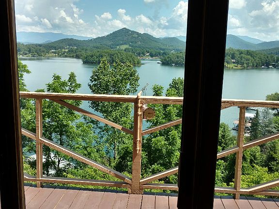 2nd image of 304 Overlook Dr