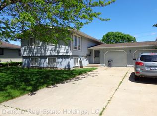 5 27th Ave SW, Cedar Rapids, IA 52404