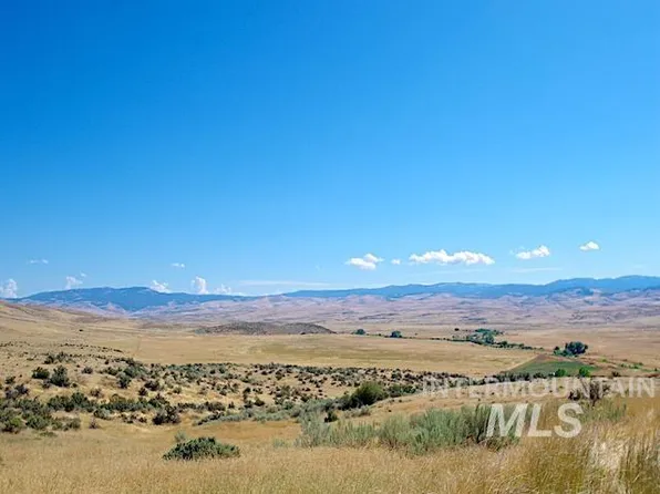 N Crane Rd, Midvale, ID 83645
