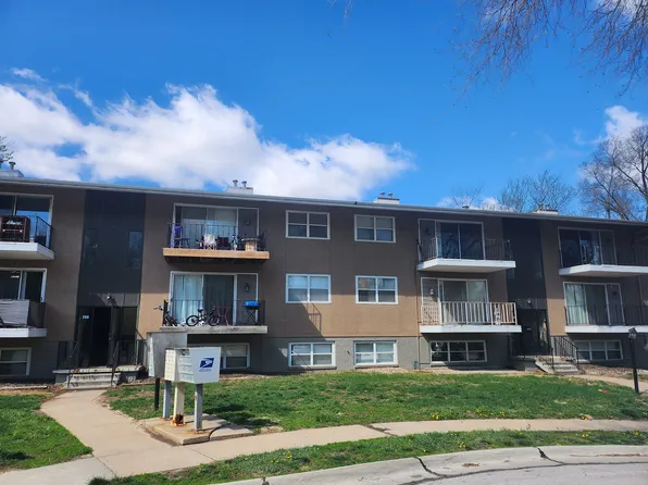 205 Fairlane Dr, Bellevue, NE