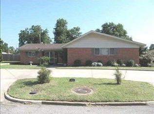 222 E Elizabeth St, Shawnee, OK 74804