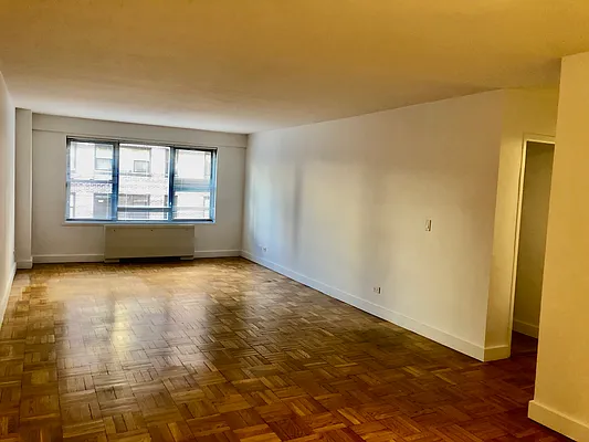 Rented by SP Brokerage Inc | media 10