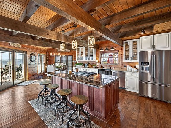 17th image of 751 Bear Knob Ln