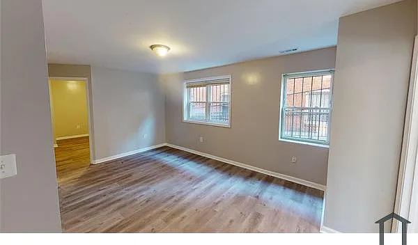 3 bed, $2,548 — Photo 2