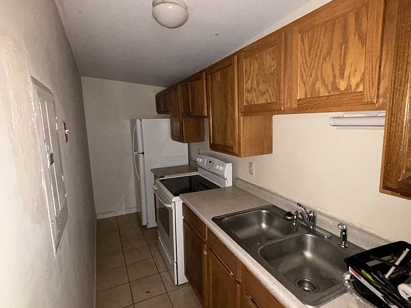 4th image of 211 N Main St #4