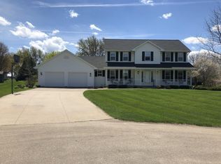 N1333 Westgreen Ct, Greenville, WI 54942