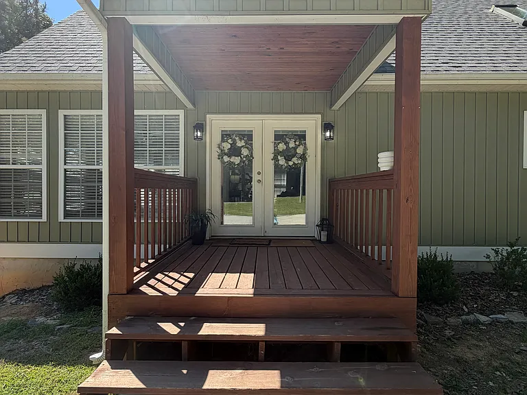 N Ridge Dr — Photo 2