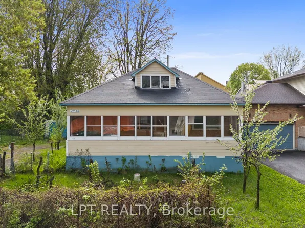 2838 Haughton Ave, Ottawa, ON K2B 6Z3