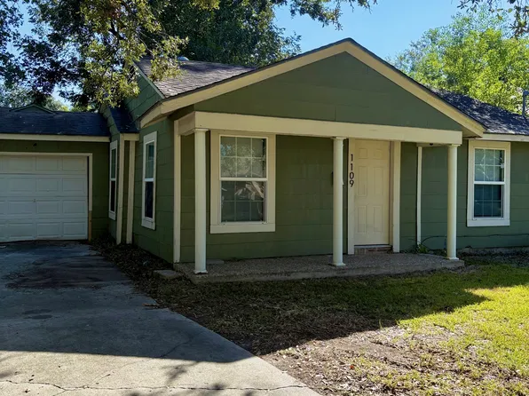 1109 Montrose St, Port Neches, TX 77651