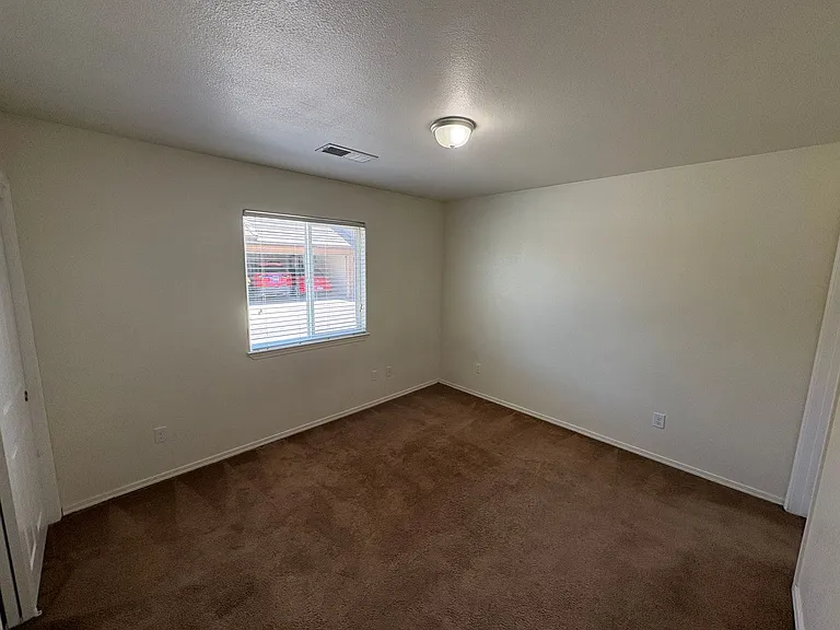 2111 Bella Oaks Dr — Photo 3