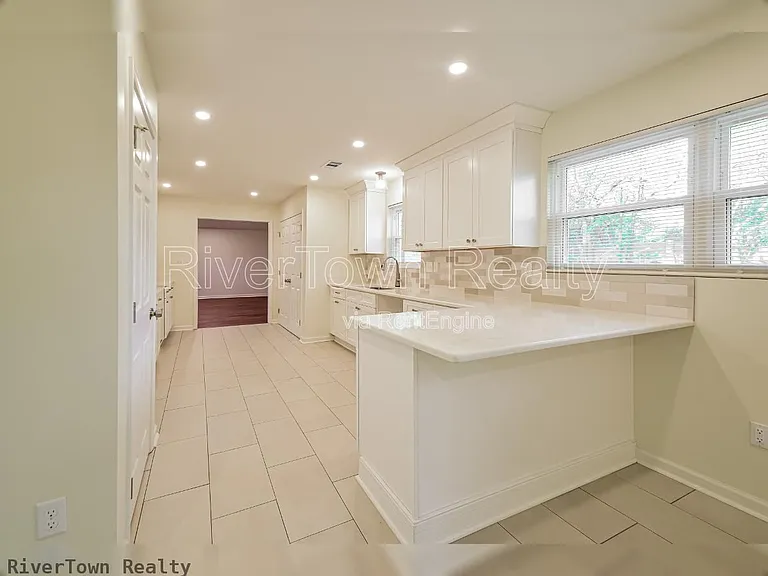 277 S Mount Pleasant Rd — Photo 9