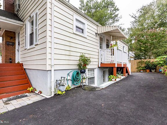 4th image of 2906 Brook Dr