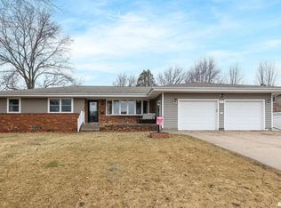 909 S Illinois St, Geneseo, IL 61254