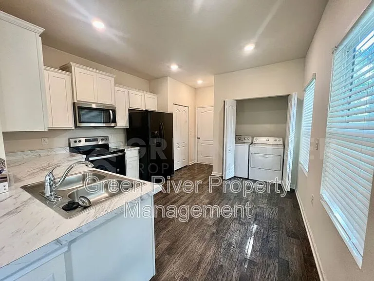 294 Aralia Ln — Photo 11
