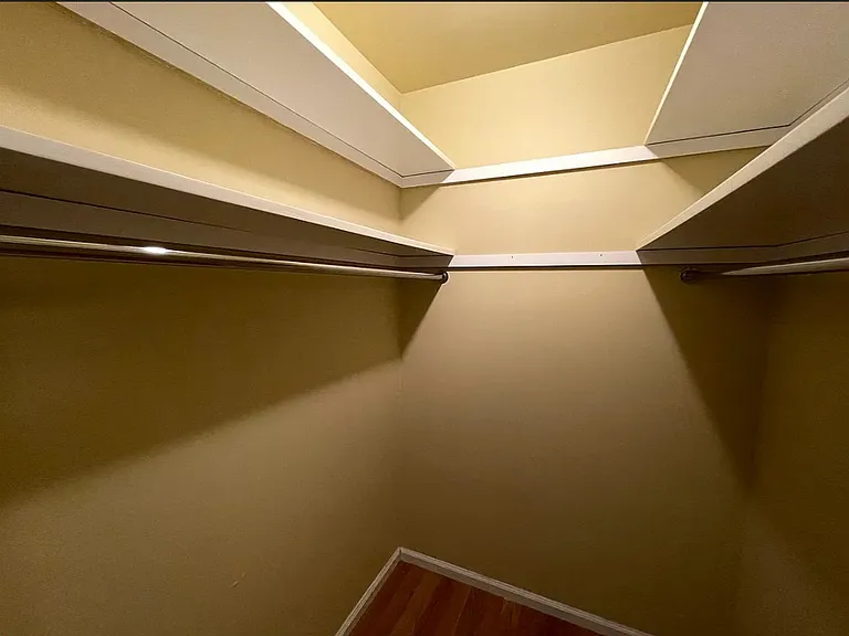 1914 Bay Ave #4B — Photo 6