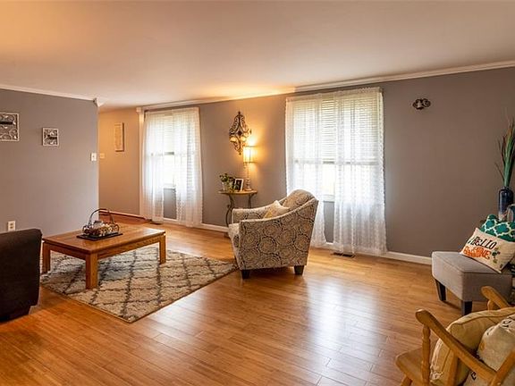 5th image of 432 Fruitwood Dr