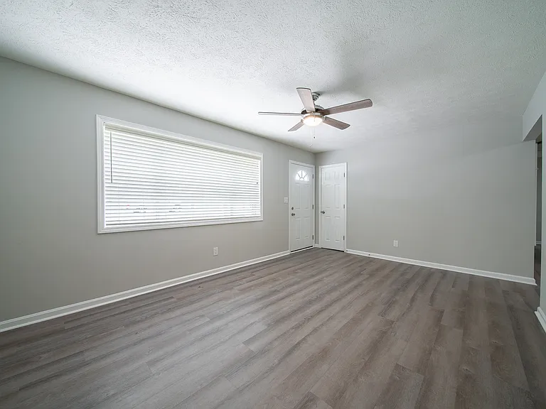 6040 Luna Dr — Photo 10